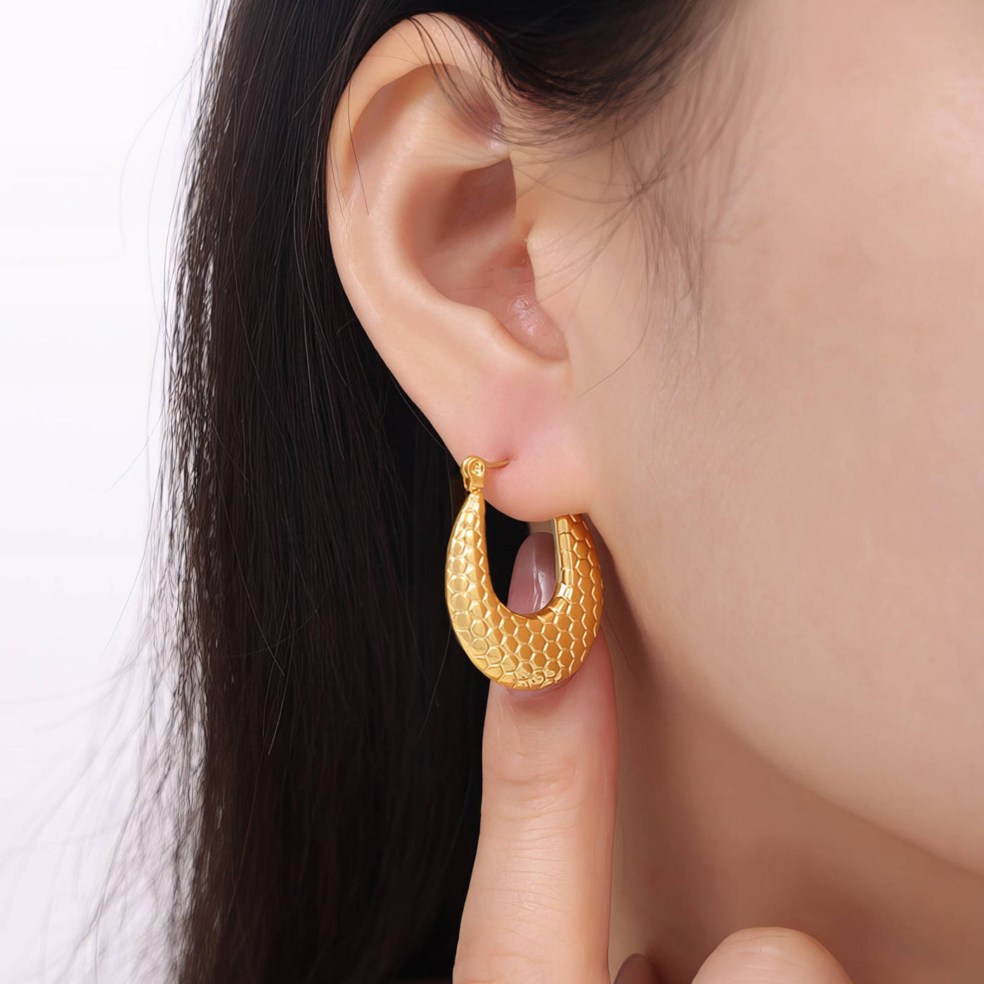 One Tone earrings, Intensity