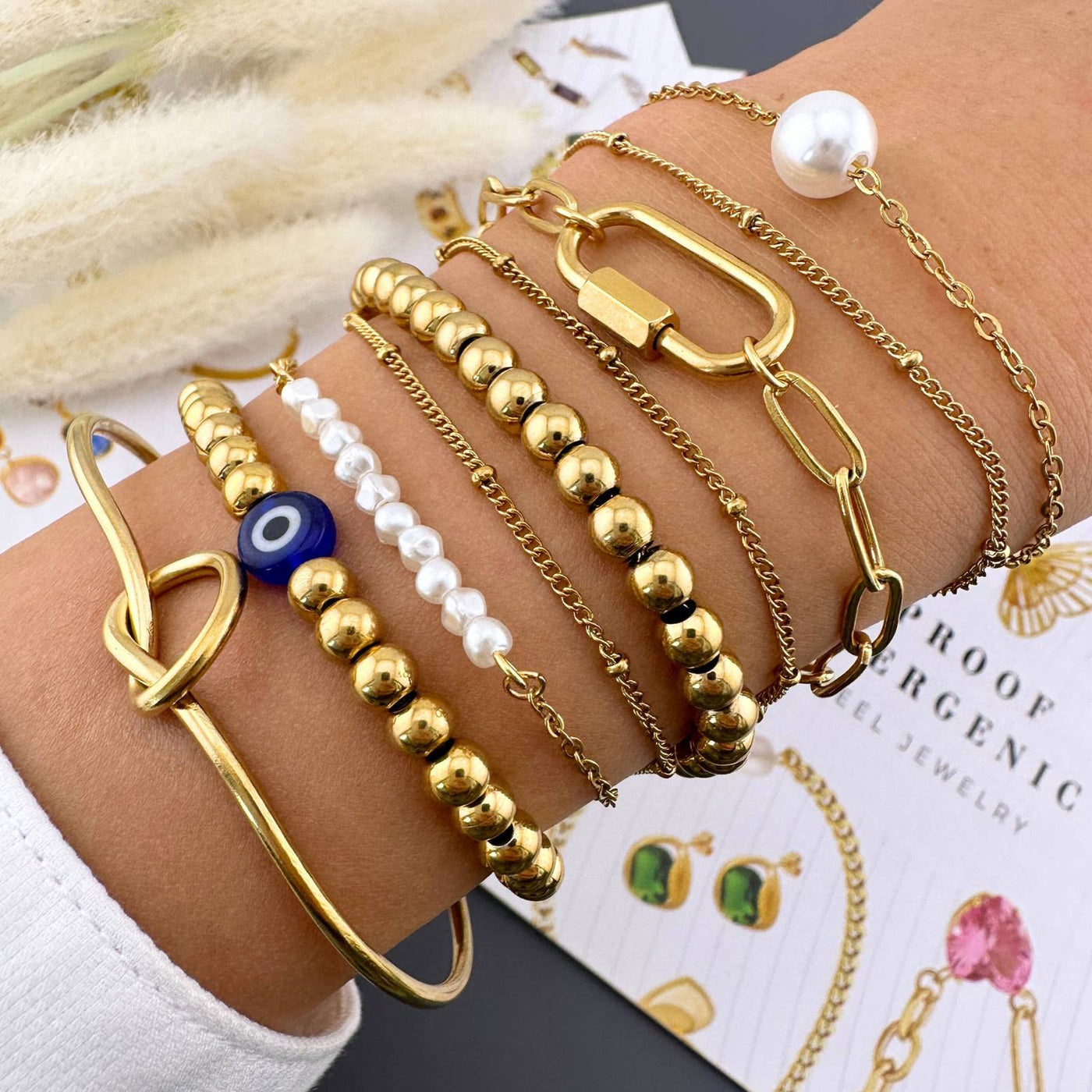 Eye-Catching Bracelet